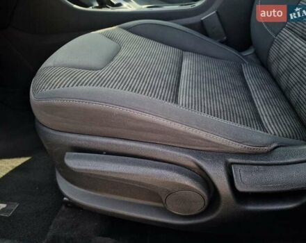 Білий Кіа Niro, об'ємом двигуна 1.58 л та пробігом 165 тис. км за 13500 $, фото 7 на Automoto.ua