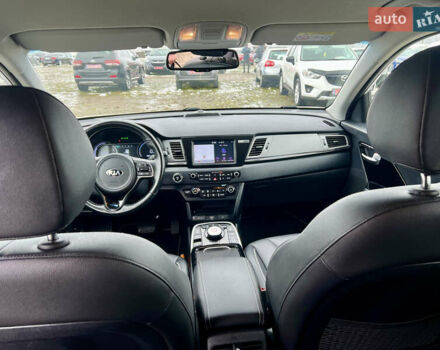 Белый Киа Niro, объемом двигателя 0 л и пробегом 137 тыс. км за 17999 $, фото 31 на Automoto.ua