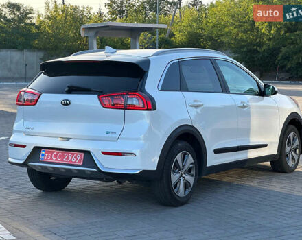 Білий Кіа Niro, об'ємом двигуна 1.6 л та пробігом 164 тис. км за 15500 $, фото 5 на Automoto.ua