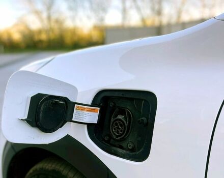 Белый Киа Niro, объемом двигателя 1.6 л и пробегом 104 тыс. км за 18200 $, фото 1 на Automoto.ua