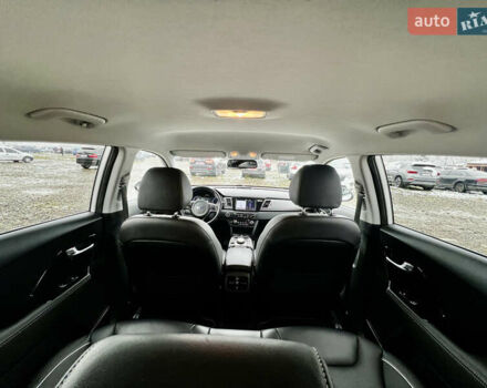 Белый Киа Niro, объемом двигателя 0 л и пробегом 137 тыс. км за 17999 $, фото 37 на Automoto.ua