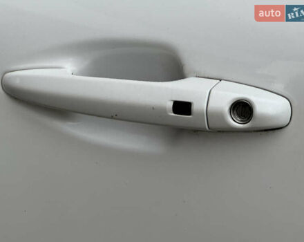 Белый Киа Niro, объемом двигателя 1.58 л и пробегом 77 тыс. км за 19200 $, фото 13 на Automoto.ua