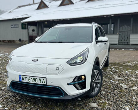 Белый Киа Niro, объемом двигателя 0 л и пробегом 137 тыс. км за 17999 $, фото 3 на Automoto.ua