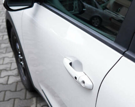 Белый Киа Niro, объемом двигателя 1.58 л и пробегом 325 тыс. км за 11200 $, фото 25 на Automoto.ua