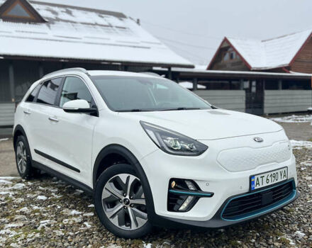 Белый Киа Niro, объемом двигателя 0 л и пробегом 137 тыс. км за 17999 $, фото 1 на Automoto.ua