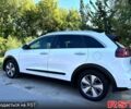 Білий Кіа Niro, об'ємом двигуна 1.6 л та пробігом 128 тис. км за 17500 $, фото 2 на Automoto.ua