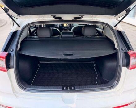 Білий Кіа Niro, об'ємом двигуна 1.6 л та пробігом 101 тис. км за 9000 $, фото 9 на Automoto.ua