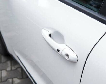 Белый Киа Niro, объемом двигателя 1.58 л и пробегом 325 тыс. км за 11200 $, фото 21 на Automoto.ua