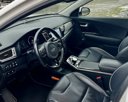 Белый Киа Niro, объемом двигателя 0 л и пробегом 137 тыс. км за 17999 $, фото 22 на Automoto.ua