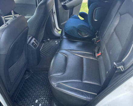 Білий Кіа Niro, об'ємом двигуна 0 л та пробігом 144 тис. км за 17300 $, фото 6 на Automoto.ua