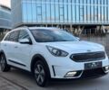 Білий Кіа Niro, об'ємом двигуна 1.6 л та пробігом 101 тис. км за 9000 $, фото 2 на Automoto.ua