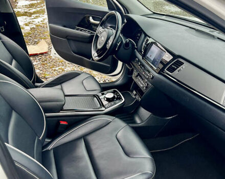 Белый Киа Niro, объемом двигателя 0 л и пробегом 137 тыс. км за 17999 $, фото 20 на Automoto.ua