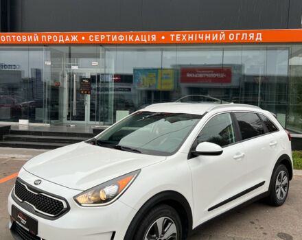Белый Киа Niro, объемом двигателя 1.6 л и пробегом 184 тыс. км за 16300 $, фото 1 на Automoto.ua