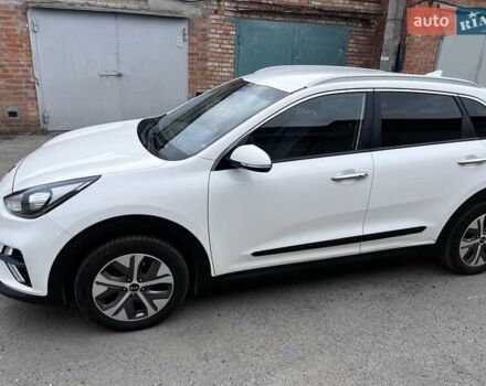Білий Кіа Niro, об'ємом двигуна 0 л та пробігом 211 тис. км за 16400 $, фото 20 на Automoto.ua