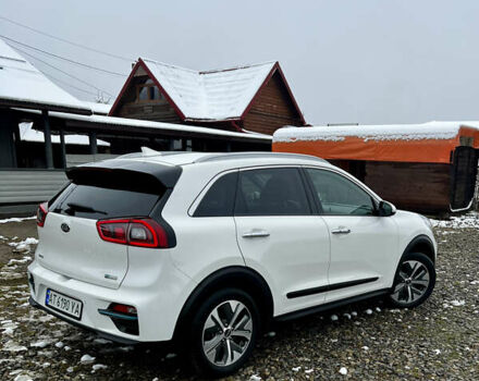 Белый Киа Niro, объемом двигателя 0 л и пробегом 137 тыс. км за 17999 $, фото 9 на Automoto.ua
