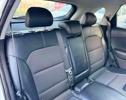 Білий Кіа Niro, об'ємом двигуна 1.6 л та пробігом 101 тис. км за 9000 $, фото 13 на Automoto.ua