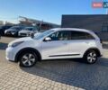 Белый Киа Niro, объемом двигателя 1.58 л и пробегом 185 тыс. км за 15500 $, фото 3 на Automoto.ua