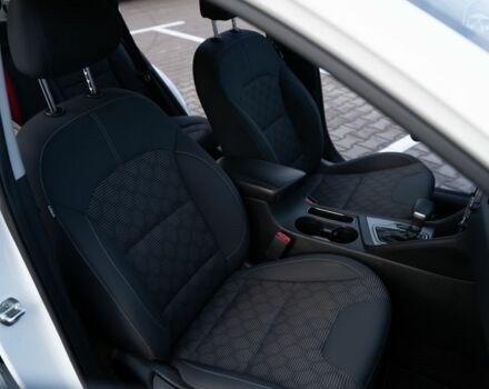 Белый Киа Niro, объемом двигателя 1.6 л и пробегом 161 тыс. км за 12500 $, фото 6 на Automoto.ua
