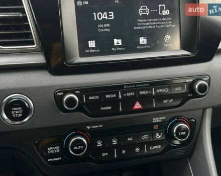 Білий Кіа Niro, об'ємом двигуна 1.58 л та пробігом 134 тис. км за 15999 $, фото 19 на Automoto.ua