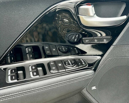 Белый Киа Niro, объемом двигателя 0 л и пробегом 137 тыс. км за 17999 $, фото 40 на Automoto.ua