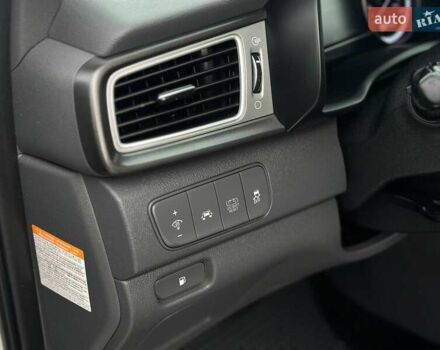 Білий Кіа Niro, об'ємом двигуна 1.58 л та пробігом 134 тис. км за 15999 $, фото 10 на Automoto.ua