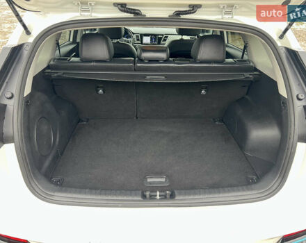 Белый Киа Niro, объемом двигателя 0 л и пробегом 137 тыс. км за 17999 $, фото 33 на Automoto.ua