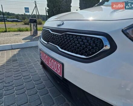 Білий Кіа Niro, об'ємом двигуна 1.58 л та пробігом 165 тис. км за 13500 $, фото 8 на Automoto.ua