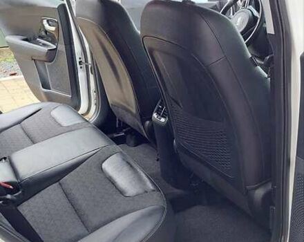 Білий Кіа Niro, об'ємом двигуна 1.58 л та пробігом 182 тис. км за 19200 $, фото 17 на Automoto.ua