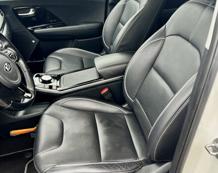 Белый Киа Niro, объемом двигателя 0 л и пробегом 137 тыс. км за 17999 $, фото 26 на Automoto.ua