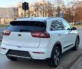 Білий Кіа Niro, об'ємом двигуна 1.6 л та пробігом 101 тис. км за 9000 $, фото 4 на Automoto.ua