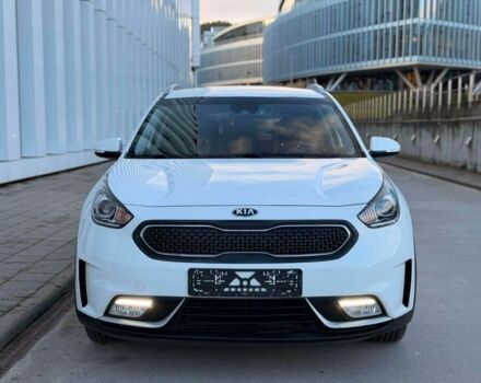 Білий Кіа Niro, об'ємом двигуна 1.6 л та пробігом 101 тис. км за 9000 $, фото 1 на Automoto.ua