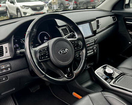Белый Киа Niro, объемом двигателя 0 л и пробегом 137 тыс. км за 17999 $, фото 25 на Automoto.ua