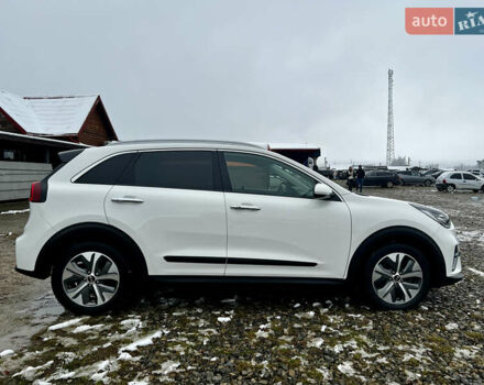 Белый Киа Niro, объемом двигателя 0 л и пробегом 137 тыс. км за 17999 $, фото 16 на Automoto.ua