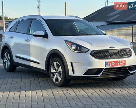 Білий Кіа Niro, об'ємом двигуна 1.6 л та пробігом 164 тис. км за 15500 $, фото 4 на Automoto.ua
