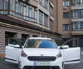 Белый Киа Niro, объемом двигателя 1.58 л и пробегом 325 тыс. км за 13000 $, фото 1 на Automoto.ua