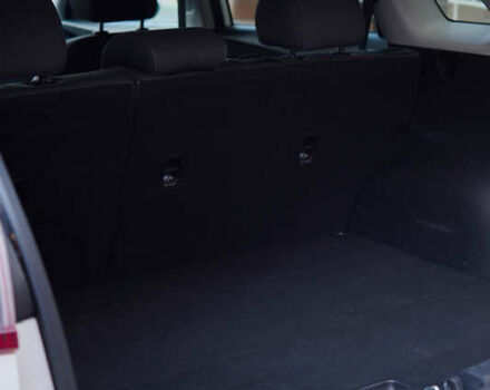 Белый Киа Niro, объемом двигателя 1.58 л и пробегом 325 тыс. км за 11200 $, фото 8 на Automoto.ua