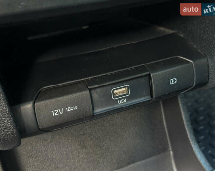 Білий Кіа Niro, об'ємом двигуна 0 л та пробігом 204 тис. км за 17800 $, фото 82 на Automoto.ua