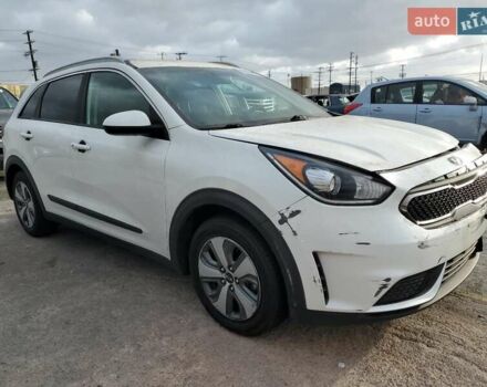 Киа Niro 2019 в Львове на Automoto.ua Белый Киа Niro, объемом двигателя 1.58 л и пробегом 86 тыс. км за 3500 $, фото 3 на Automoto.ua