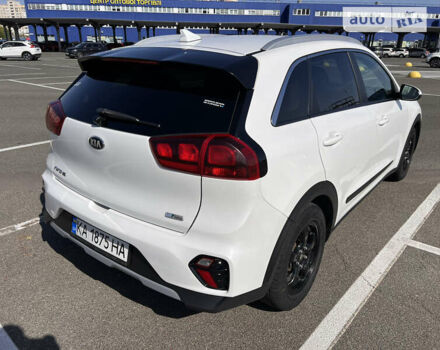 Киа Niro 2019 в Киеве на Automoto.ua Белый Киа Niro, объемом двигателя 1.59 л и пробегом 51 тыс. км за 19500 $, фото 2 на Automoto.ua