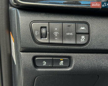 Білий Кіа Niro, об'ємом двигуна 0 л та пробігом 204 тис. км за 17800 $, фото 79 на Automoto.ua