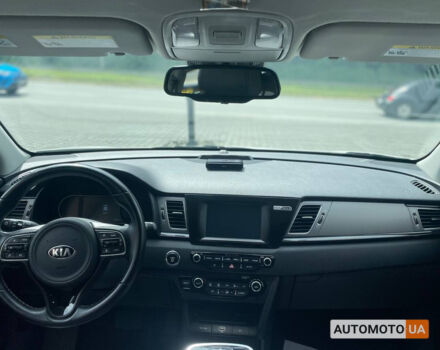 Білий Кіа Niro, об'ємом двигуна 64 л та пробігом 103 тис. км за 20400 $, фото 9 на Automoto.ua