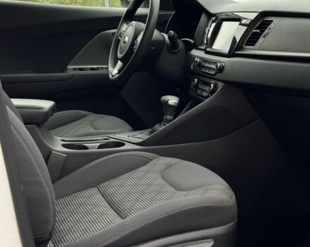 Киа Niro 2019 в Хмельницком на Automoto.ua Белый Киа Niro, объемом двигателя 1.6 л и пробегом 320 тыс. км за 12400 $, фото 15 на Automoto.ua