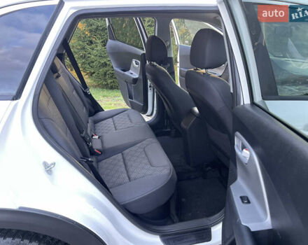 Киа Niro 2019 в Луцке на Automoto.ua Белый Киа Niro, объемом двигателя 1.58 л и пробегом 212 тыс. км за 15999 $, фото 16 на Automoto.ua