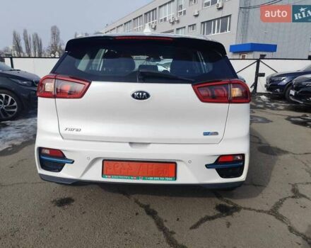 Белый Киа Niro, объемом двигателя 0 л и пробегом 105 тыс. км за 17555 $, фото 6 на Automoto.ua
