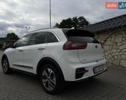 Белый Киа Niro, объемом двигателя 0 л и пробегом 100 тыс. км за 18999 $, фото 7 на Automoto.ua