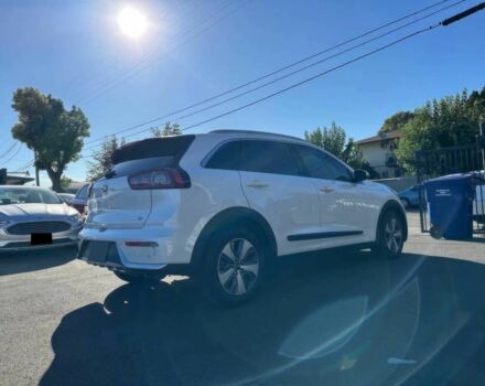 Білий Кіа Niro, об'ємом двигуна 1.6 л та пробігом 34 тис. км за 9700 $, фото 5 на Automoto.ua