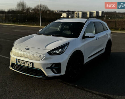Білий Кіа Niro, об'ємом двигуна 0 л та пробігом 74 тис. км за 18700 $, фото 1 на Automoto.ua