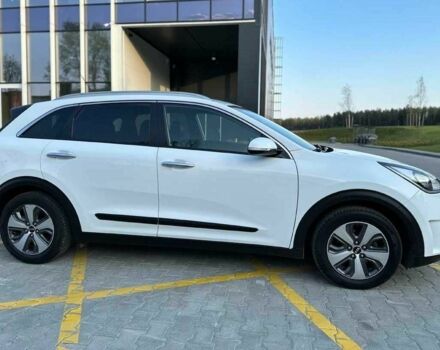 Белый Киа Niro, объемом двигателя 0 л и пробегом 91 тыс. км за 11300 $, фото 3 на Automoto.ua