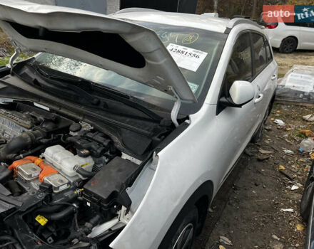 Білий Кіа Niro, об'ємом двигуна 1.58 л та пробігом 97 тис. км за 8900 $, фото 6 на Automoto.ua