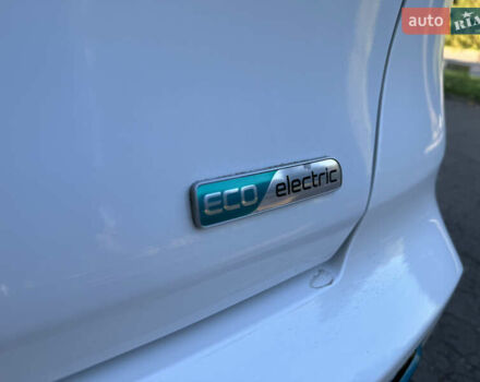 Белый Киа Niro, объемом двигателя 0 л и пробегом 147 тыс. км за 18500 $, фото 37 на Automoto.ua